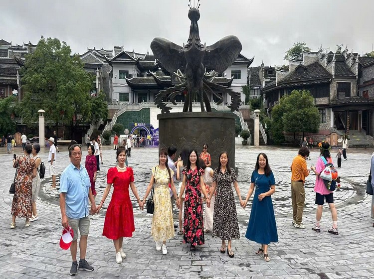 Tour Trường Sa - Trương Gia Giới - Phượng Hoàng Cổ Trấn 5 Ngay 4 Đêm