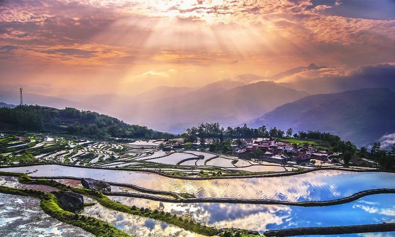 Hồng Hà, Bình Biên, Kiến Thủy, Hà Khẩu: Du lịch biên giới Vân Nam