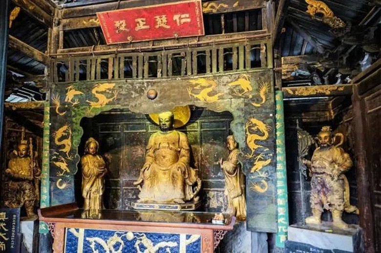 Kim Điện Côn Minh có gì? Khám phá Cung điện Vàng