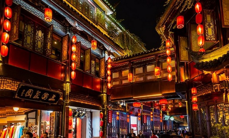 Ngõ Rộng – Ngõ Hẹp Thành Đô: Có gì chơi, ăn gì?