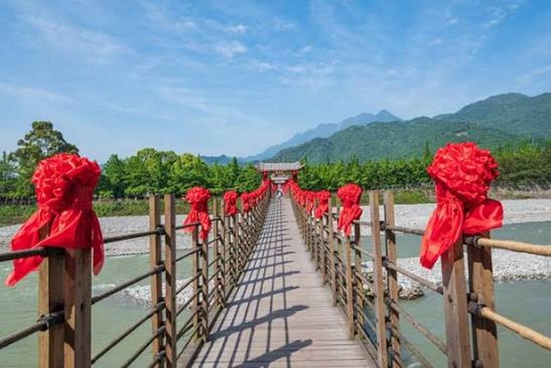 Đô Giang Yển gần Thành Đô: Có gì đáng tham quan?