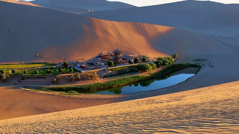 Miền Tây và cao nguyên Trung Quốc: Đi đâu, mùa nào đẹp?