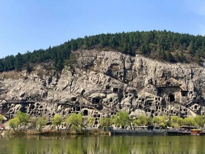 Hang đá Long Môn có gì? Vì sao là di sản UNESCO?