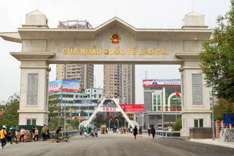 Đi tàu xe, ở khách sạn tại Trung Quốc cần mang những giấy tờ gì?