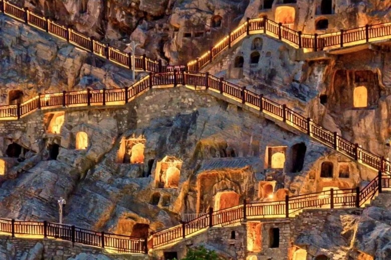 Hang đá Long Môn có gì? Vì sao là di sản UNESCO?