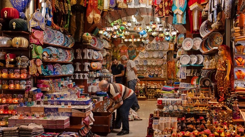 Urumqi có gì? Khám phá Đại Bazaar – khu chợ đậm chất Trung Á