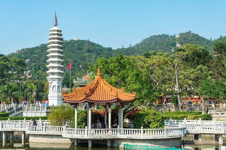 Du lịch tâm linh Trung Quốc: Nên thăm chùa và núi thiêng nào?