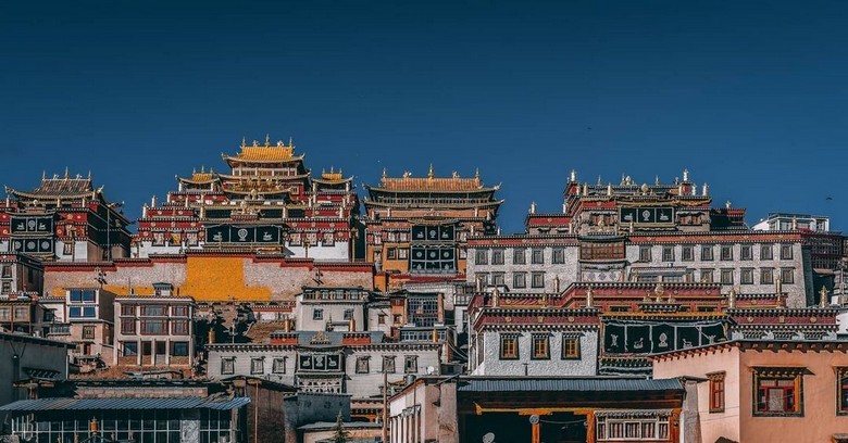 Du lịch tâm linh Trung Quốc: Nên thăm chùa và núi thiêng nào?