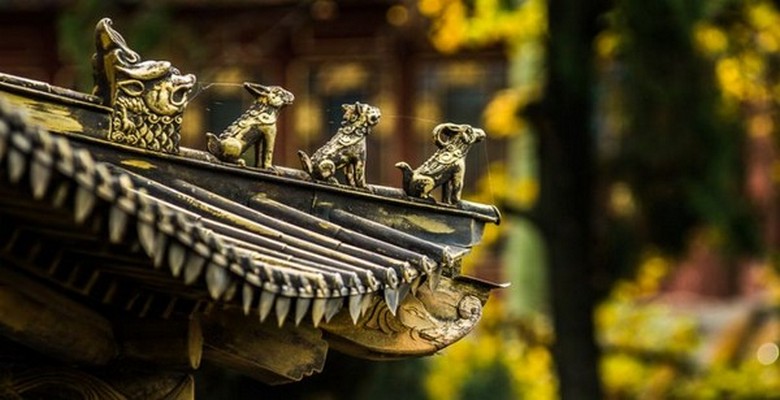 Chi tiết chạm khắc trên mái đồng Kim Điện