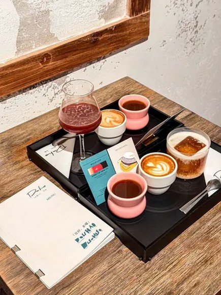 Món ăn vặt và trà sữa tại khu Taikoo Li Thành Đô