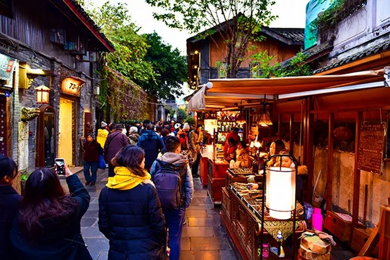 Một quán ăn lâu đời trong phố cổ Côn Minh