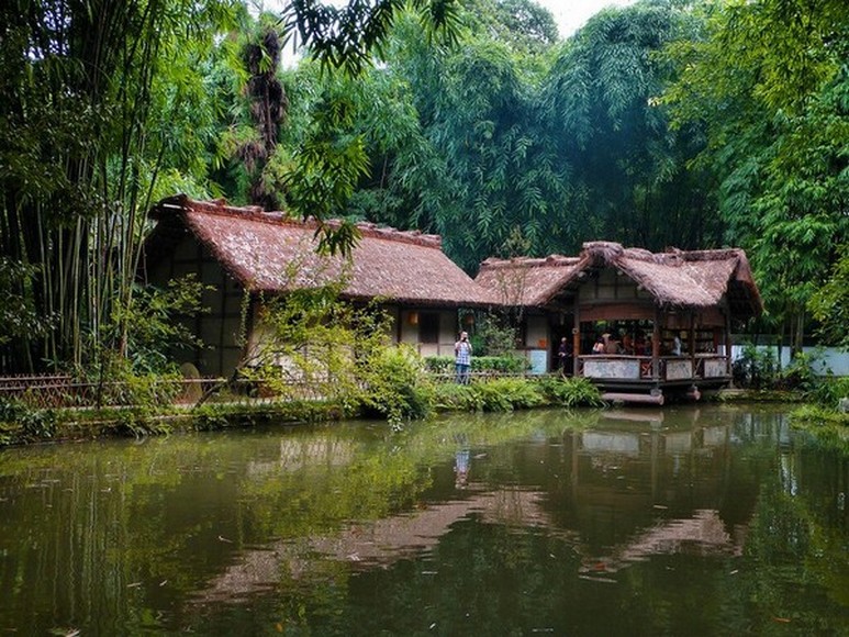 Túp lều tranh phục dựng tại khu Thiếu Lăng Thảo Đường