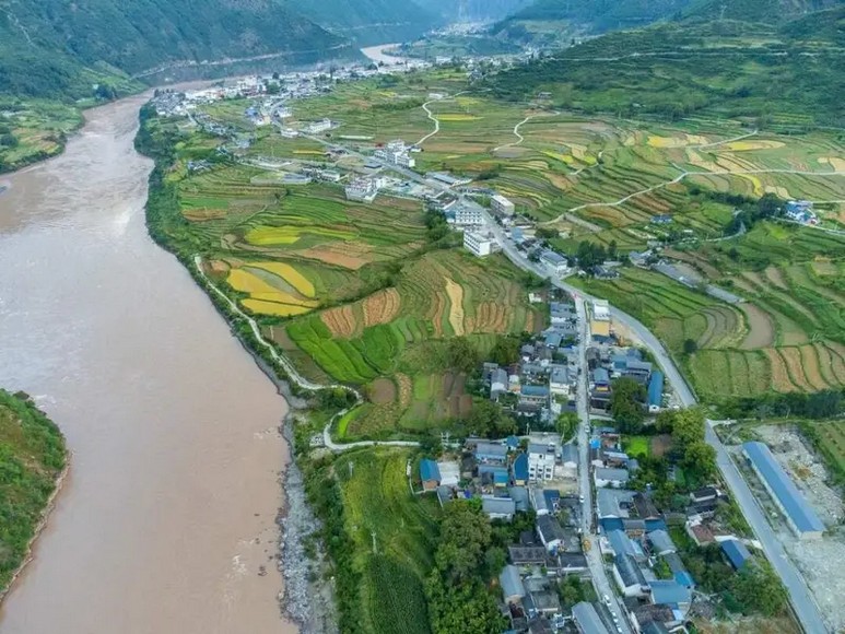 Toàn cảnh cao nguyên Shangri-La nhìn từ trên cao