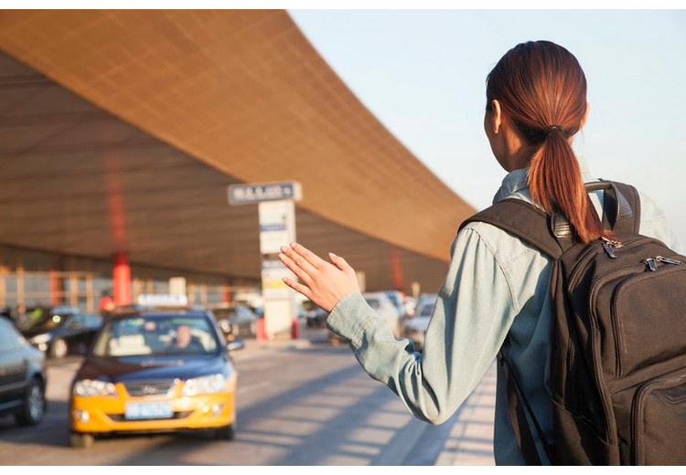  Biển hiệu taxi chính hãng tại sân bay Thiên Phủ Thành Đô