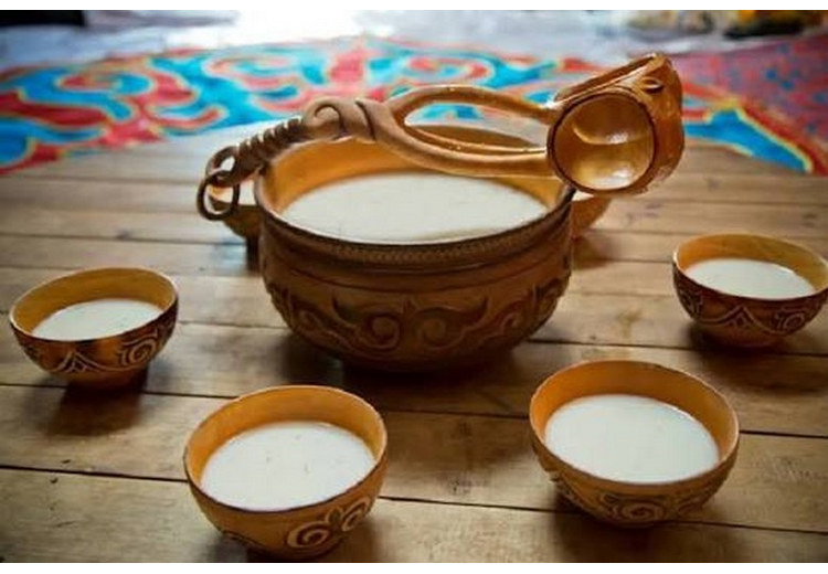 Các món sữa của người Kazakh trên thảo nguyên Nalati