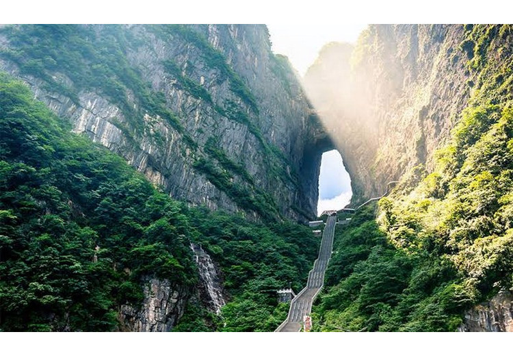Cổng trời Thiên Môn Sơn ở Trương Gia Giới