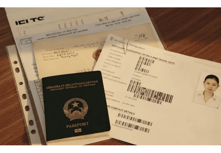Hộ chiếu và visa Trung Quốc chuẩn bị cho chuyến bay Hà Nội, Thành Đô