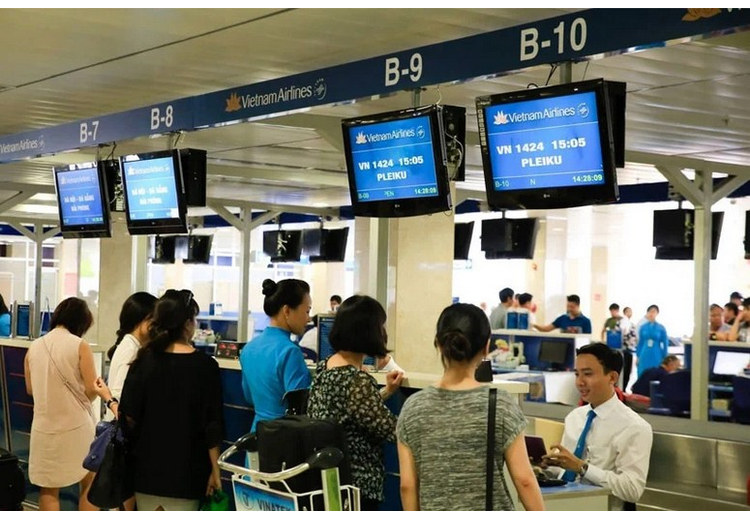 Khu vực làm thủ tục check-in hành lý tại sân bay cho chuyến bay quốc tế
