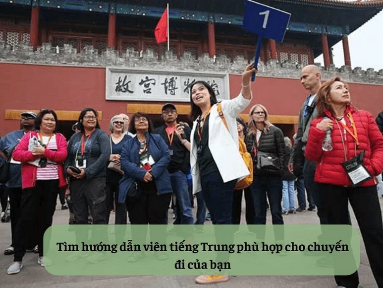 Đoàn khách đi tour cùng hướng dẫn viên tiếng Việt tại Trung Quốc