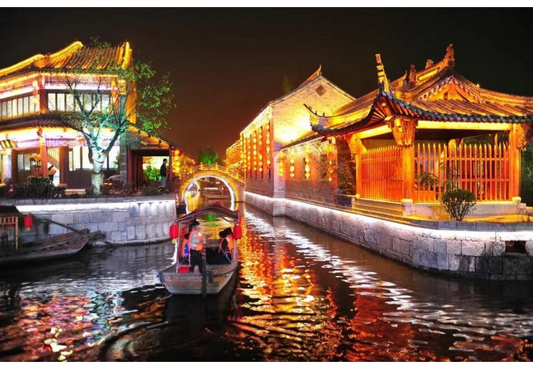 Phố cổ Bình Giang Tô Châu về đêm với đèn lồng