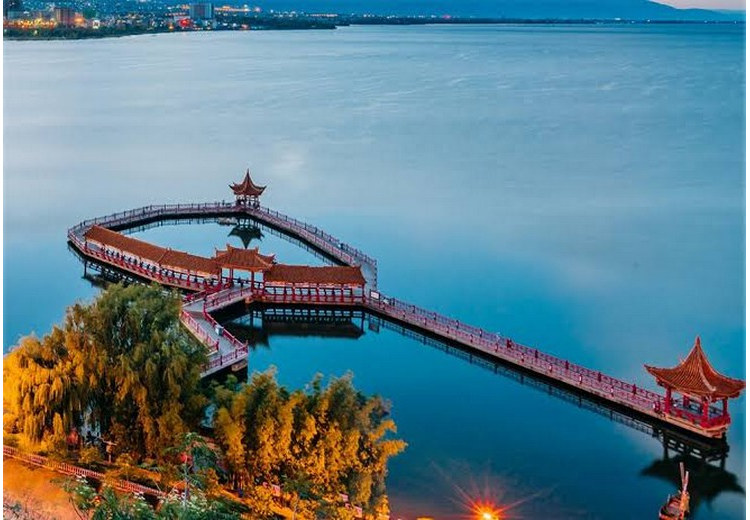 Phố cổ Đại Lý bên hồ Nhĩ Hải, Vân Nam