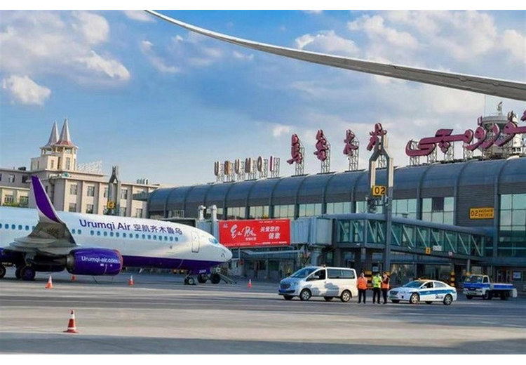 Sân bay quốc tế Urumqi Địa Oa Bảo nơi khách hạ cánh cuối chặng bay
