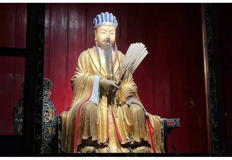 Tượng Gia Cát Lượng bên trong Vũ Hầu Từ